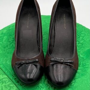 Predictions woman's black pumps bow, 3.5 heel size, Size 9W